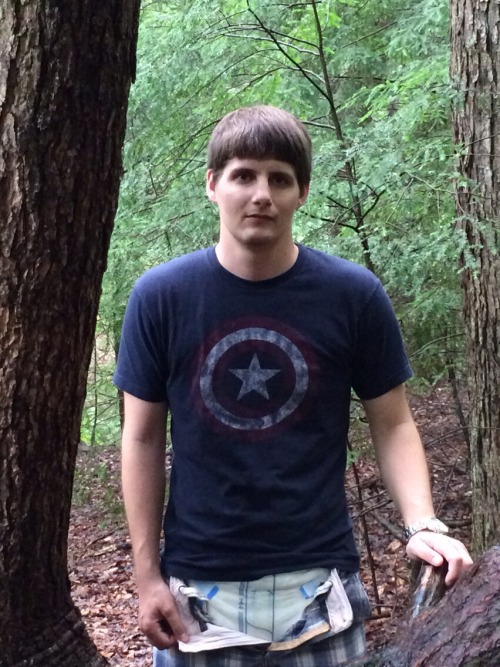 littlebabyjedi:Found an abandoned school building the other day on the way to see a waterfall.Oh boy