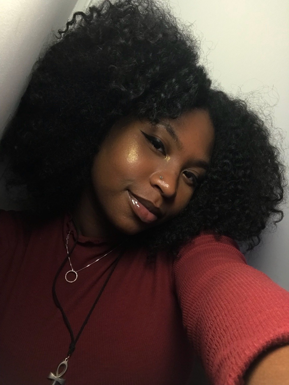 kenfinityandbeyond:I am of the “so black,” I glow in the dark and melt in the