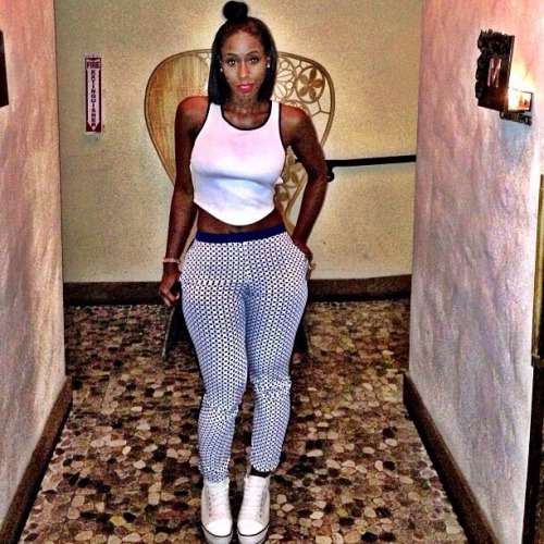 EBONY/BLACK