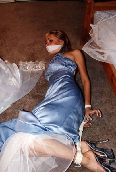 jccross17:stoneyflake:  Kelly’s wedding adult photos