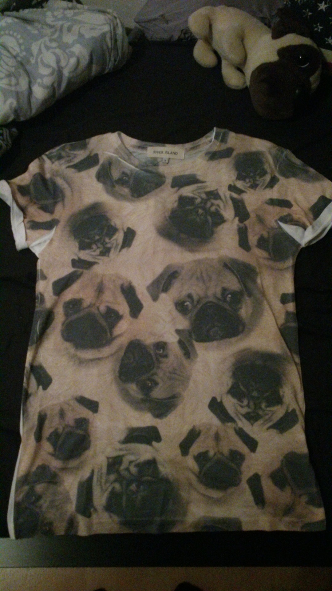 mypugobsession:  Best shirt ever? I didn’t notice my stuffed pug untill after i