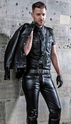 MEN-IN-LEATHER
