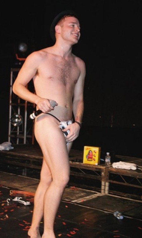 male-and-others-drugs:   Olly Murs shirtless