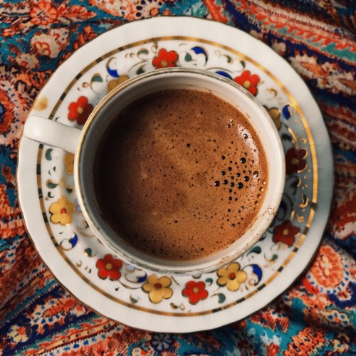 mona-el-kurdi:  قهوووووووة 