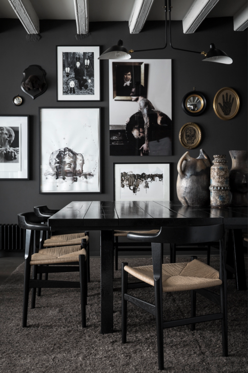 bothsidesguys: BLACK APARTMENT www.79ideas.org/2014/04/the-black-apartment.html#.U0kbEVV_uSo