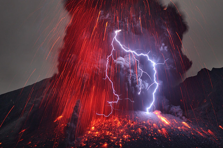 nubbsgalore:  photos of sakurajima, the most active volcano in japan, by (click pic) takehito