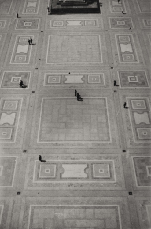 Herbert Bayer (Austrian, 1900–1985)Milan, Piazza del Duomo , 1928