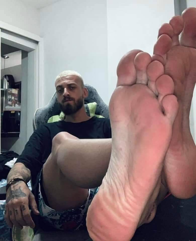 alexfeet70: porn pictures