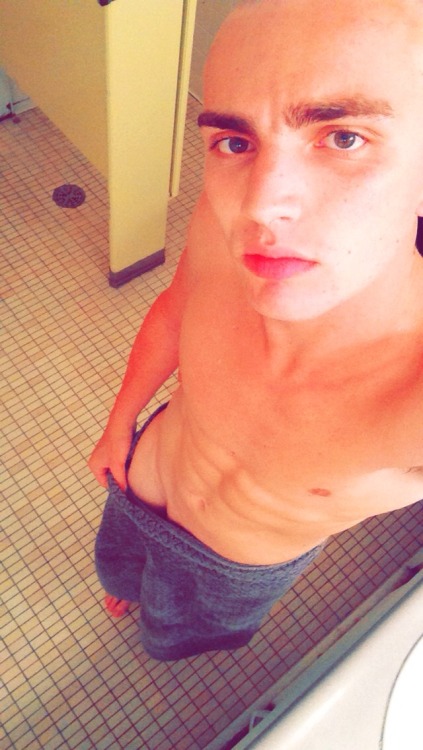 pattyogabes:  Happy Monday.