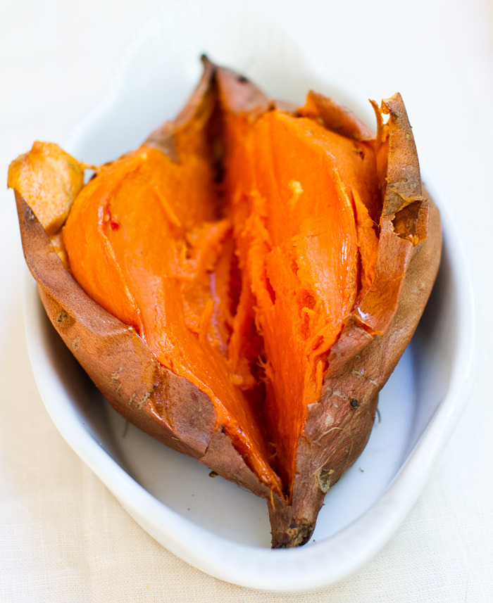 beautifulpicturesofhealthyfood:  Vegan Sweet Potato Soup (in a Flash!) Avocado on