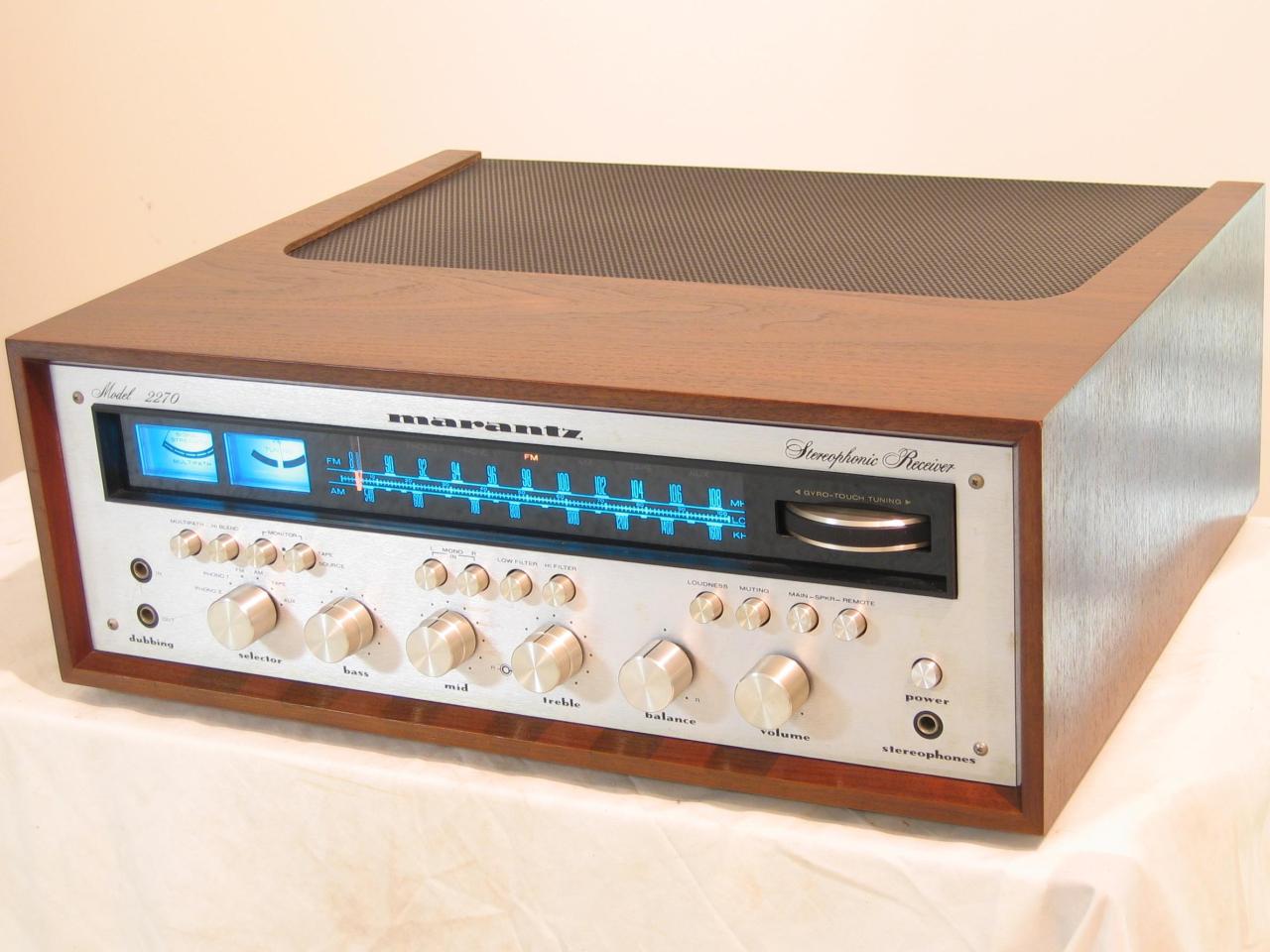 oldschoolgear:  Marantz 2270 Stereophonic receiver 