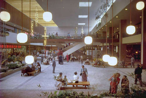 How The Cold War Shaped the Design of American Malls