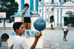 latinoking:  Tehuantepec, México,1985 by
