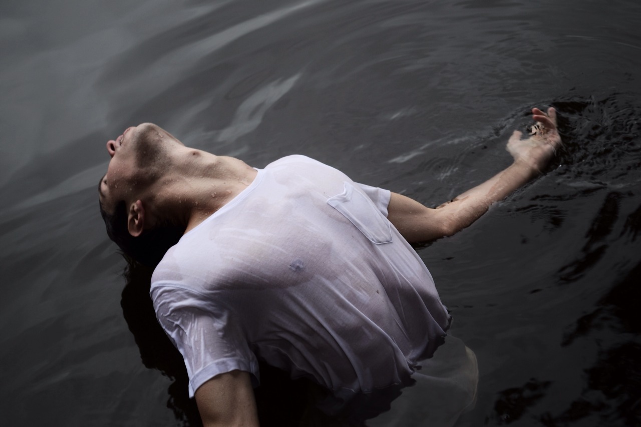 himitchy:  sink or swim, i will follow you into the dark.