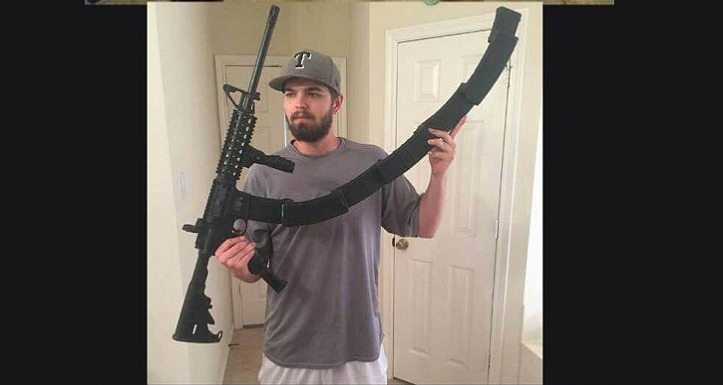 letthegaycommence: catchymemes:     When guns aren’t terrifying they are some of