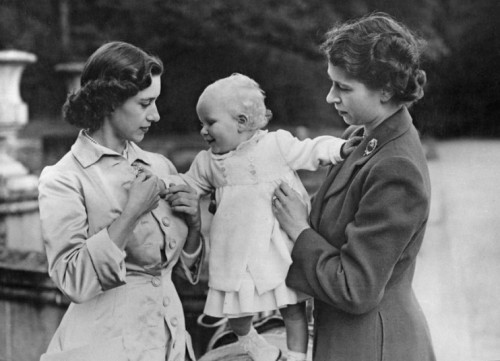 akingdomofroses: The Queen and Anne spam