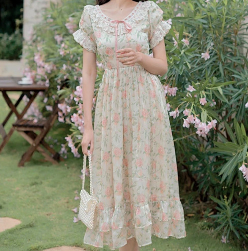 floral dresses: pretty floral dress (xl available)10% discount code: softjoy + free shipping wor