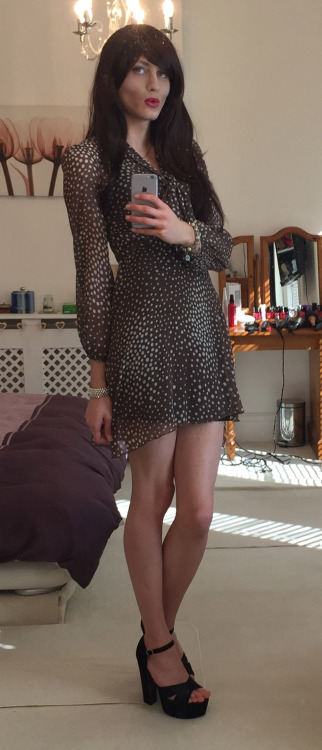 naughtychef6969: charljohnston: charljohnston: Think this might be my favourite dress! Wow! Only jus