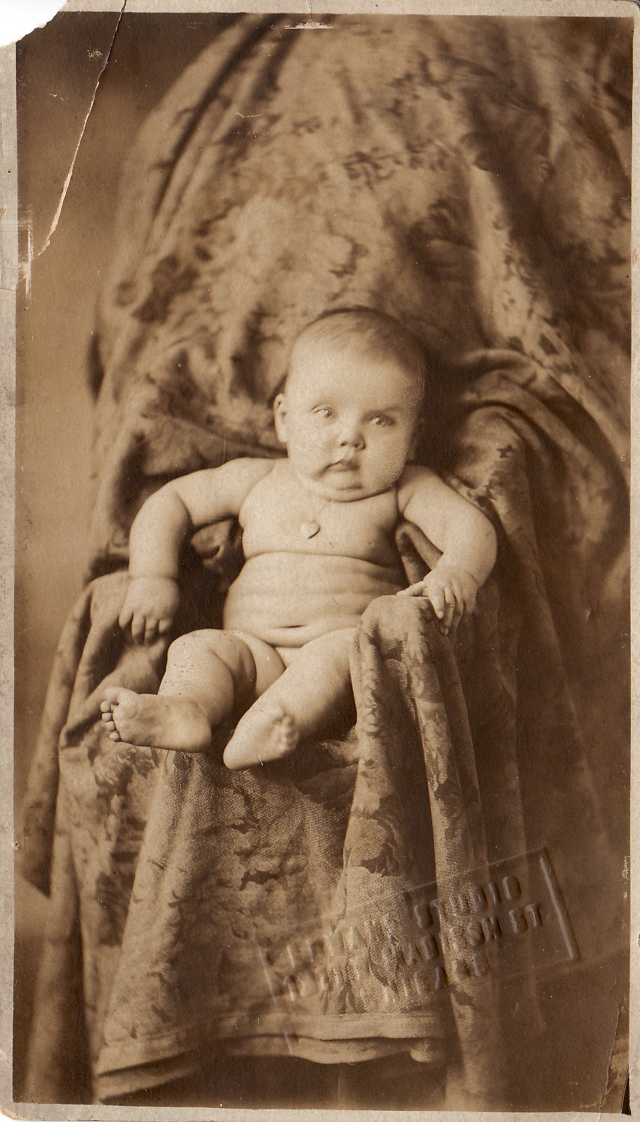 I was perusing my grandparents’ belongings and found this photo of my (awesome) grandmother when she was three months old in 1924. I was super-excited when I found it because I think it’s a hidden-mother portrait.
For those who don’t know,...