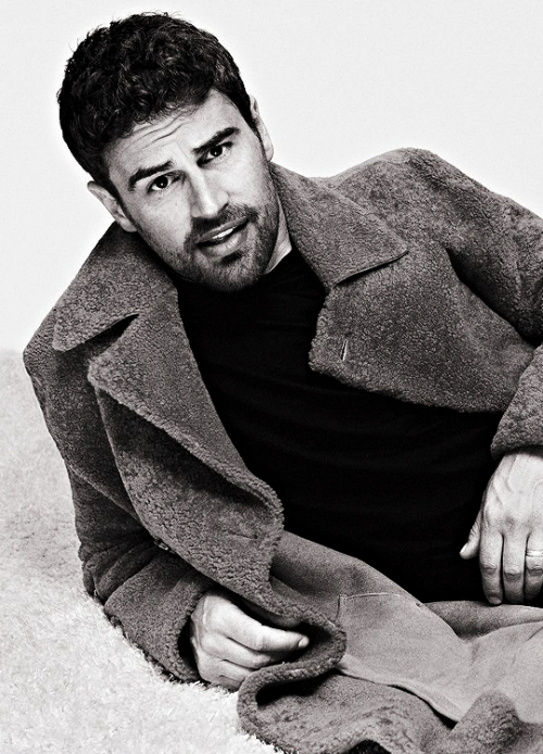 r-pattinson: ✧ THEO JAMESInStyle Magazine (May 23, 2022)