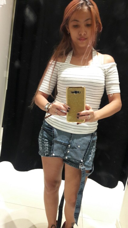 walang-por-e-ber:  Fitting Room moments. porn pictures