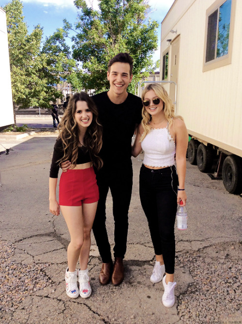 lauramdaily:@lauramarano: Why. Am. I. So. Short @JacobWhitesides @olivia_holt