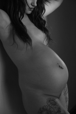 ashlynnmodel:  Maternity images by Werner