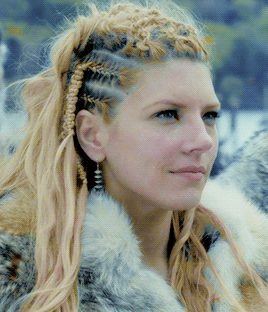arbellastuart: Proud mother Lagertha (✿◠‿◠)