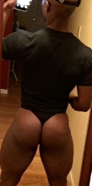 iloveazz89:  www.iloveazz89.tumblr.com   To submit pics send them to KIK: TOPJERZEE