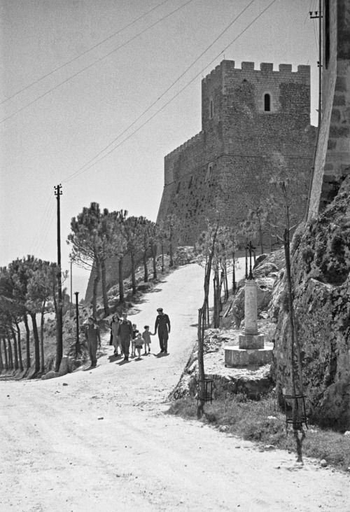 vintageeveryday: Black &amp; white photos of daily life in Campobasso, Italy in 1944.