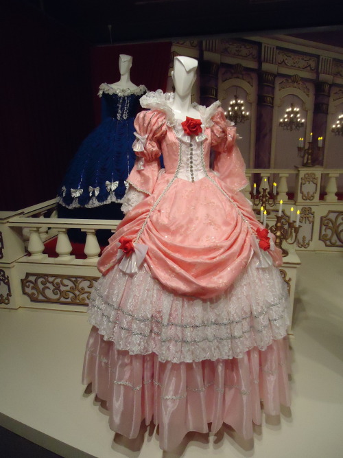 chaijapan:  Rose of Versailles Exhibition in Yokohama.  La Rosa de Versalles o La princesa Caballero o Lady Oscar….. un clásico.