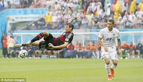 thomas mueller&rsquo;s flying beautifully.. that was a weird style of mueller!