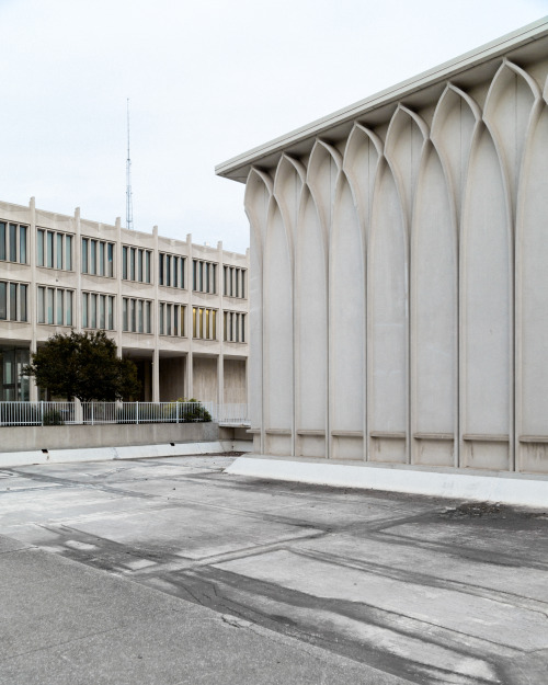 lizcaraphoto:  DeRoy Auditorium at Wayne State University by Minoru Yamasaki, 1959 
