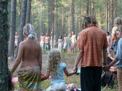 travel-as-a-happy-hippie:  I love how there are clothed, nude, old, and young people