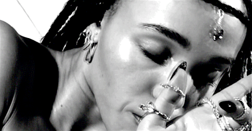 ipodmini:  FKA twigs - Good To Love 