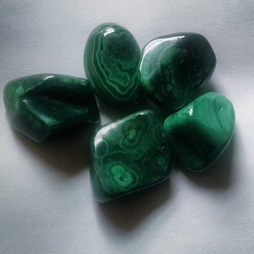 Large tumbled malachite avg length from 1.75-2&quot; :) Malachite is a powerful stone for drawin