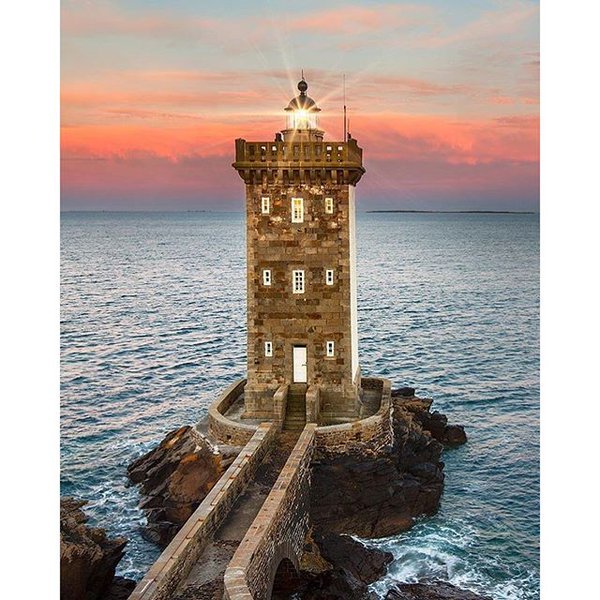 digger-one:  My favorites,  lighthouses 😀 