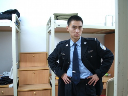 mantop10691:  內地之前還蠻紅的喜歡健身又帥的…警察帥哥. adult photos