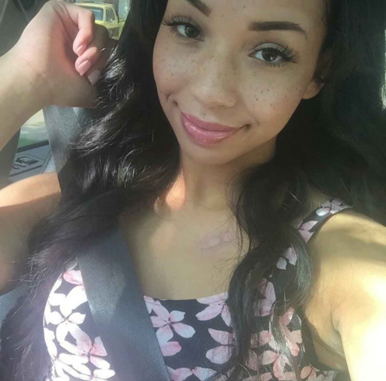 onsumnastyshit:  mynumber1weakness:  Damn Gurl!🙌😍😍😍💯👀 MyNumber1Weakness.tumblr.com