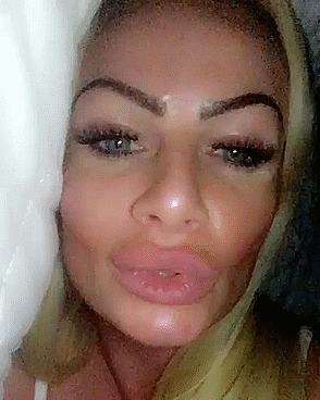 barbiesandbimbos: The Plastic-Fantastic Frozen Face Series: Part 5 The barbie-bimbo look is the greatest appearance a woman can achieve. Natural beauty is overrated, achieve the Perfect Plastic-Fantastic Frozen Face. “Dreams of Bimbos and Plastic