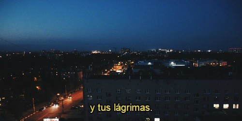 somospandaspordentroyporfuera:  -Una chica invisible. 