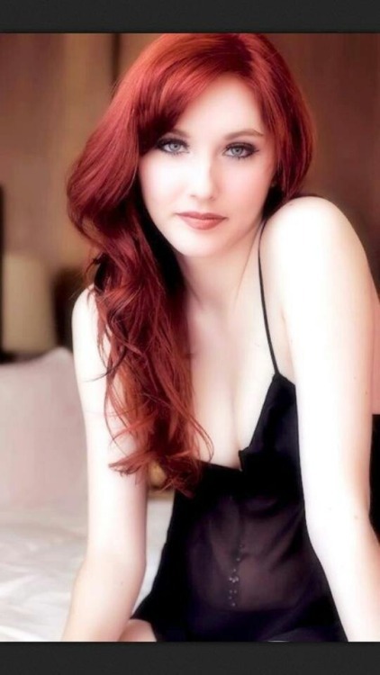 Smoking hot redhead