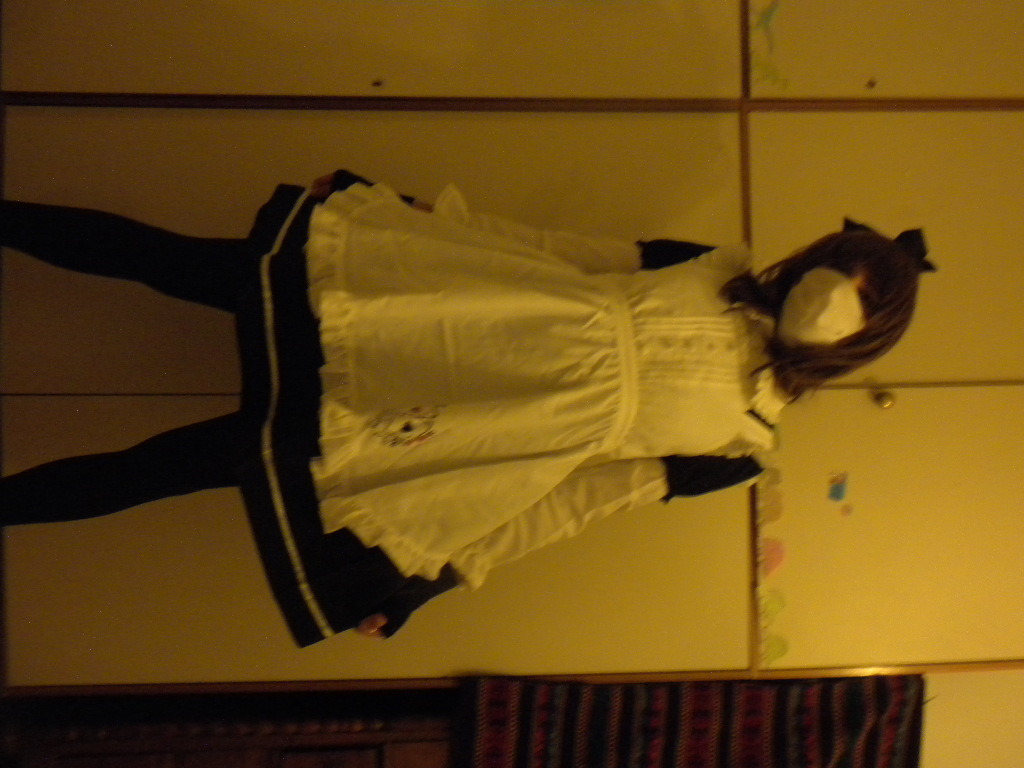 Some new pics with the new maid outfit from bodyline!I want to take better ones with