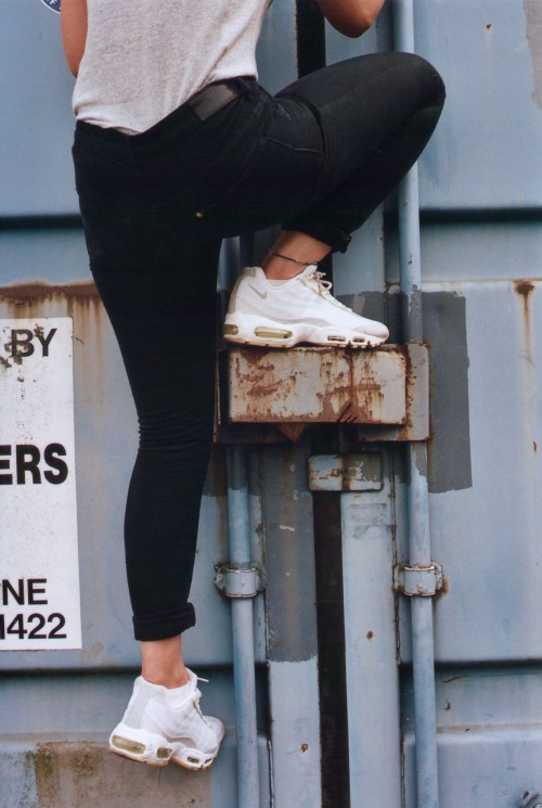 ukgaragegirls:  Me