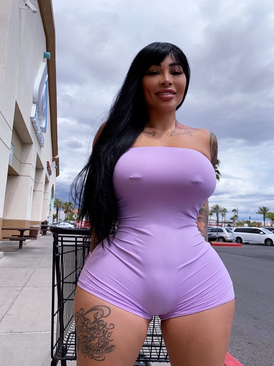 kimuratetsuya:  brittanya razavi  Too damn fine 💯 🌹🌹 🌹🌹 🌹🌹 🌹🌹