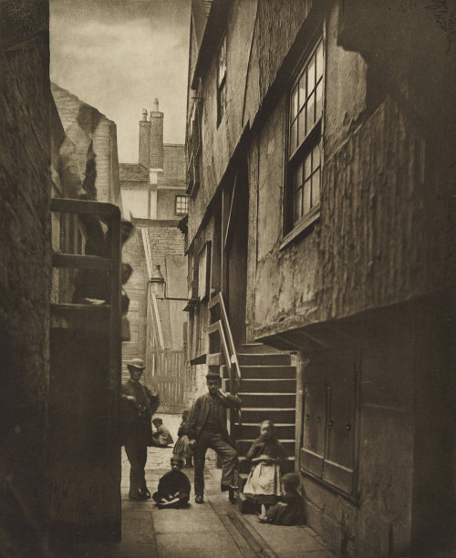 c86: The Old Closes and Streets of Glasgow, 1868 Photography by Thomas Annan