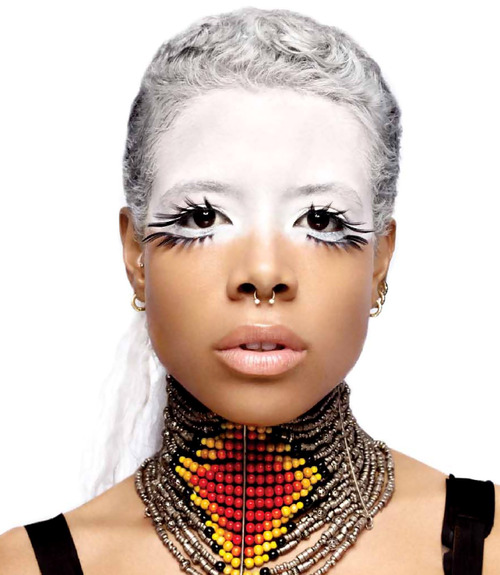 knownann:  K-QUEEN. Besides Lil Kim, Kelis is a trendsetter worth noting. I didn’t