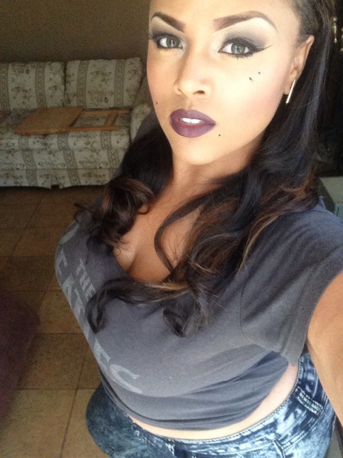 killerkurves:  damndandy:  I fucking love myself and that’s why I’m single. Can’t get enough of meeee 💋💋💋💋 