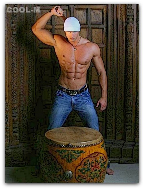 coolmasculino:  MATUS VALENT POR TOM CULLIS