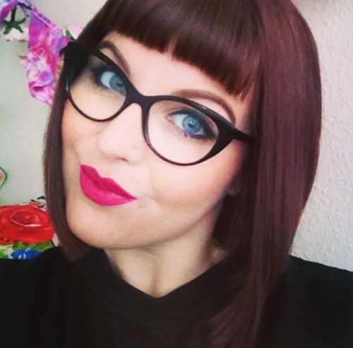 fortheloveofmyjasu:  littlealleybug:  hipsthighsandblueeyes:  Telling yourself you like the way you look is easy. Believing it is an entirely different thing.  pretty pretty lady  ~ Rainbow